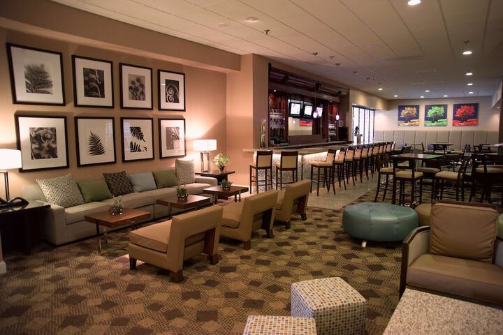 Lounge 50 of 55