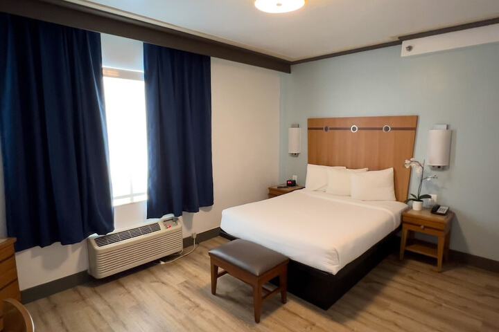 Room 10 of 56