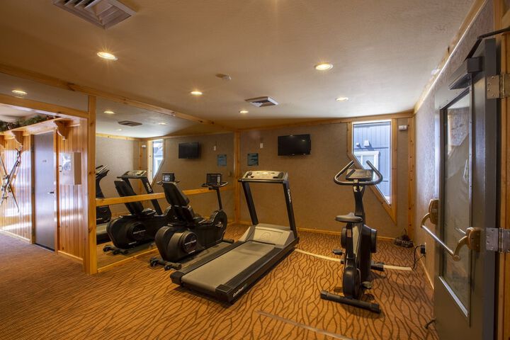 Red Wolf Lodge at Olympic Valley