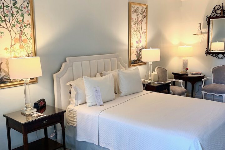1842 Inn
