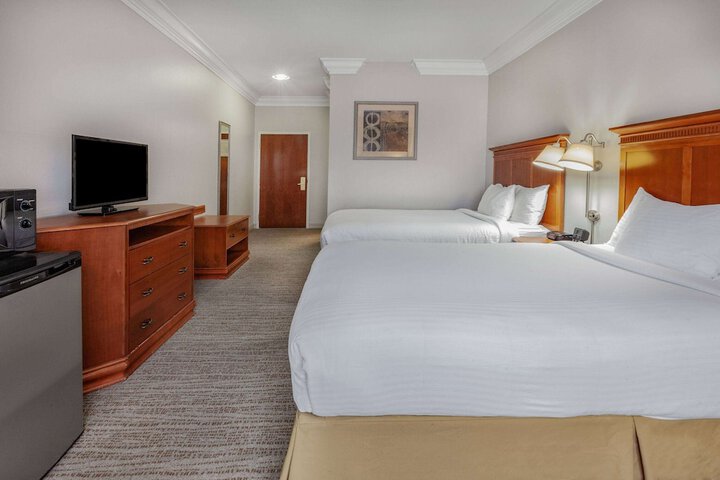 Room 28 of 38