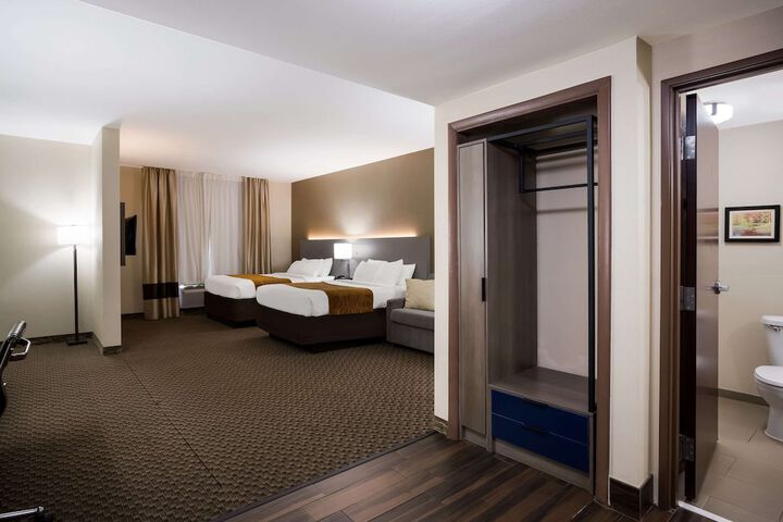 Room 36 of 48