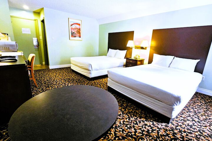 Cloud 9 Inn