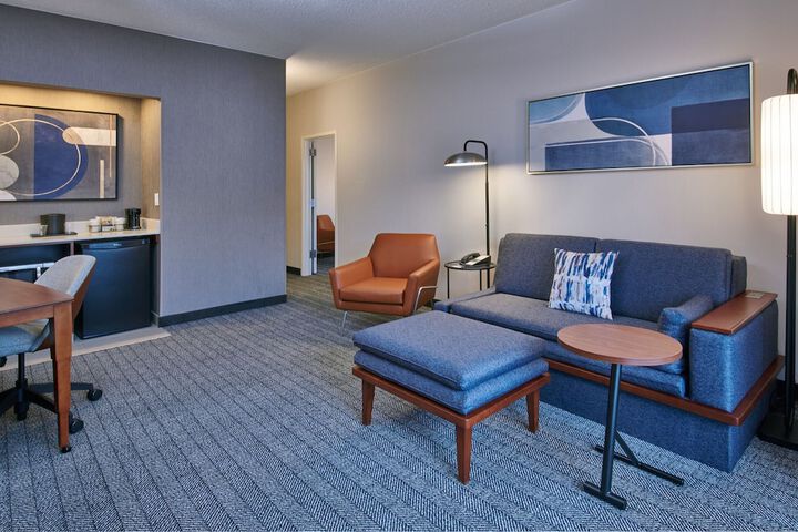 Courtyard by Marriott Detroit Livonia