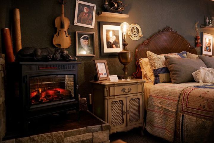 Room 9 of 48