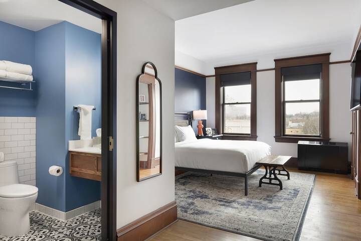 Room 52 of 82