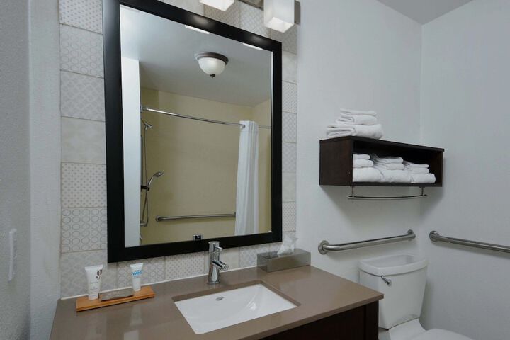 Country Inn & Suites by Radisson Asheville West near Biltmore