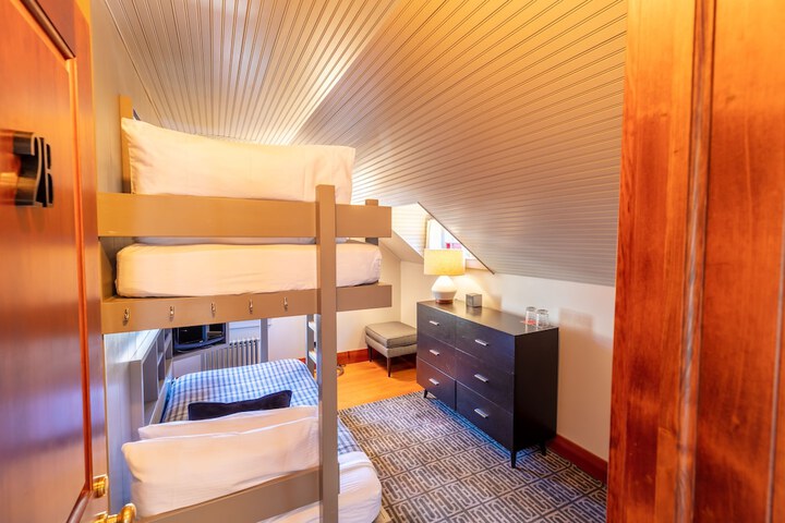 The Outlook Lodge