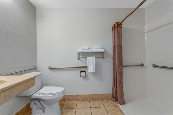 Room 15 of 38