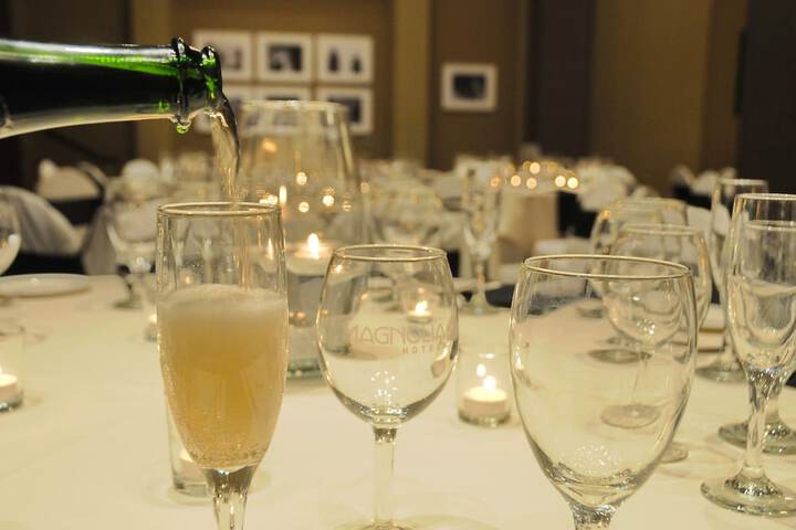 Ballroom/Hall 103 of 122