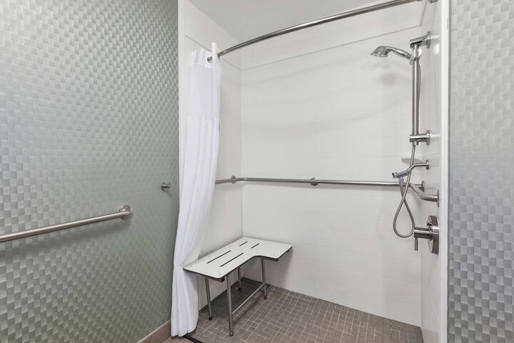 Room 8 of 31
