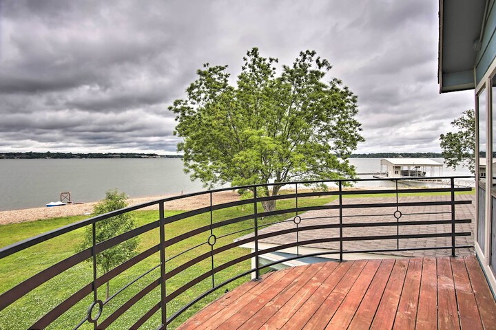 Private Beach: Waterfront Disney Getaway!
