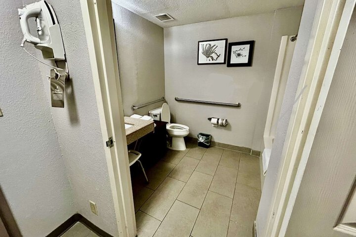 Room 25 of 67