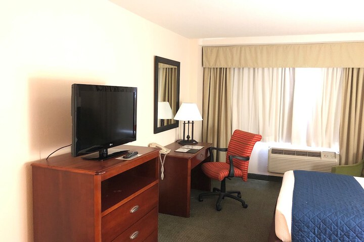 Room 25 of 44