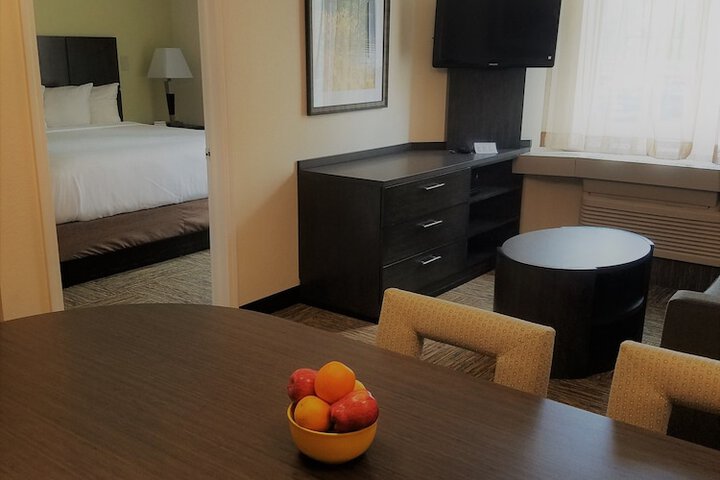 Room 19 of 38
