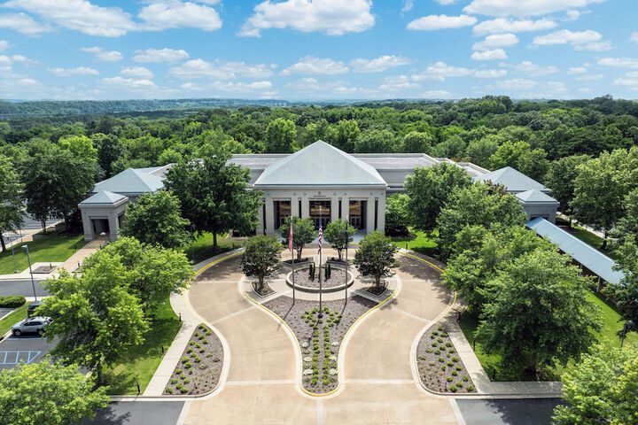 Renaissance Shoals Resort & Spa