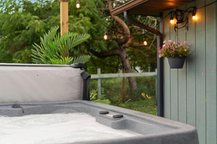 Near Ithaca!Hot Tub! LRG Home!Sleeps 14! Dogs ok!