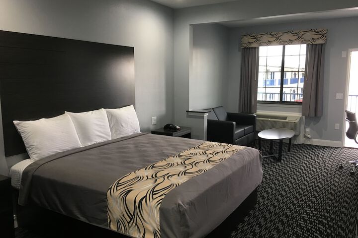 Room 15 of 16