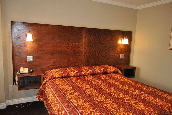 Room 15 of 19
