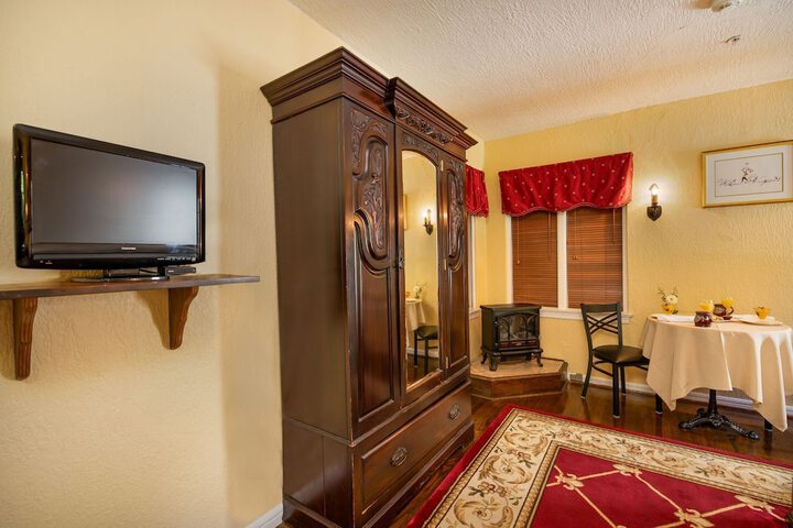 Room 33 of 69