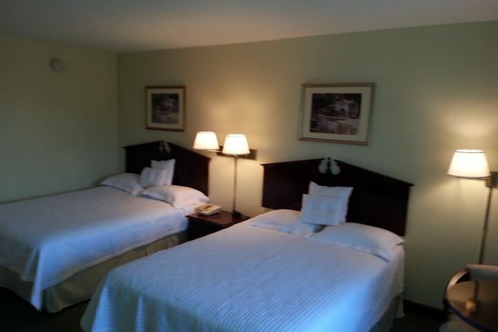 Chateaubleau Hotel