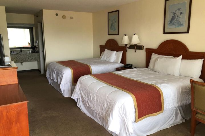 Room 27 of 34