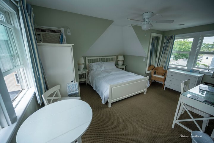 Room 13 of 17