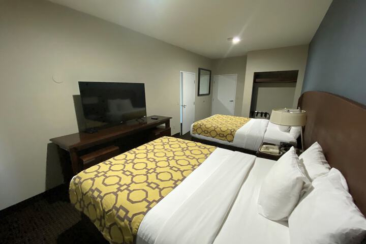Room 6 of 37