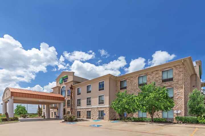 Hotel 2 of 75