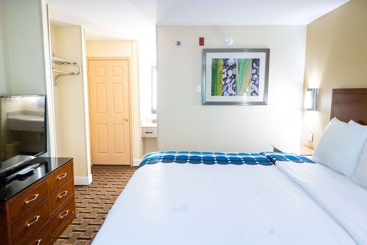 Room 43 of 57