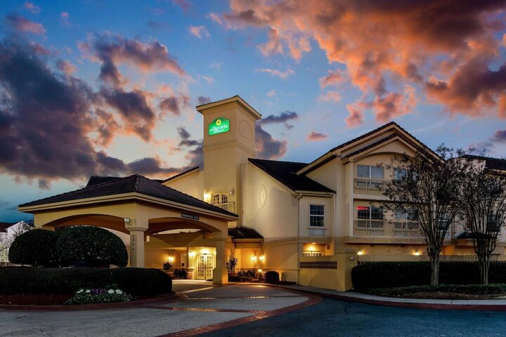 Hotel 6 of 34