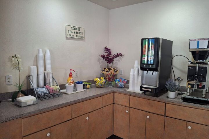 Breakfast/Coffee Service 42 of 52