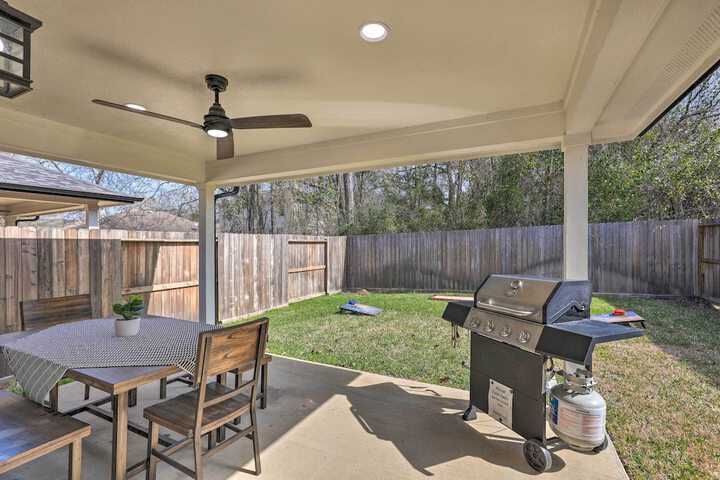 Well-appointed Montgomery Home w / Fenced Yard
