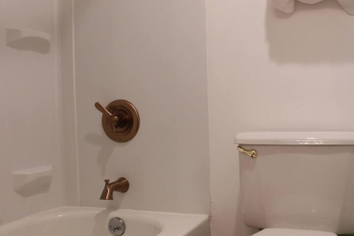 Room 53 of 75