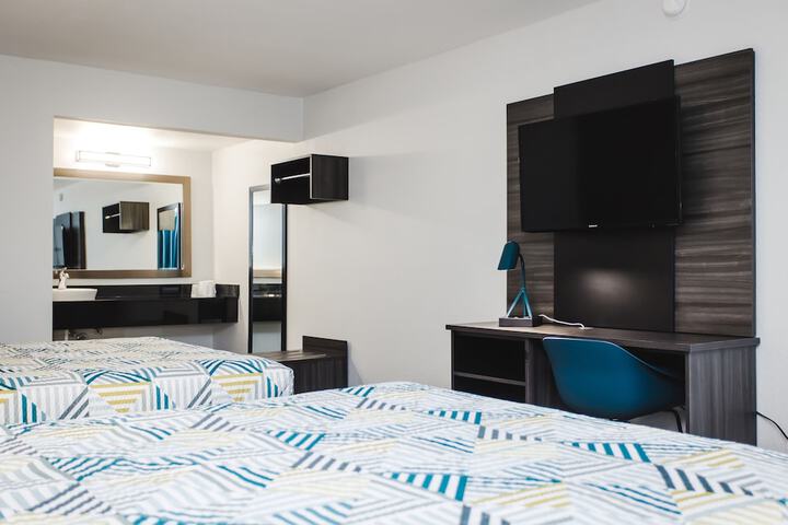 Room 17 of 40