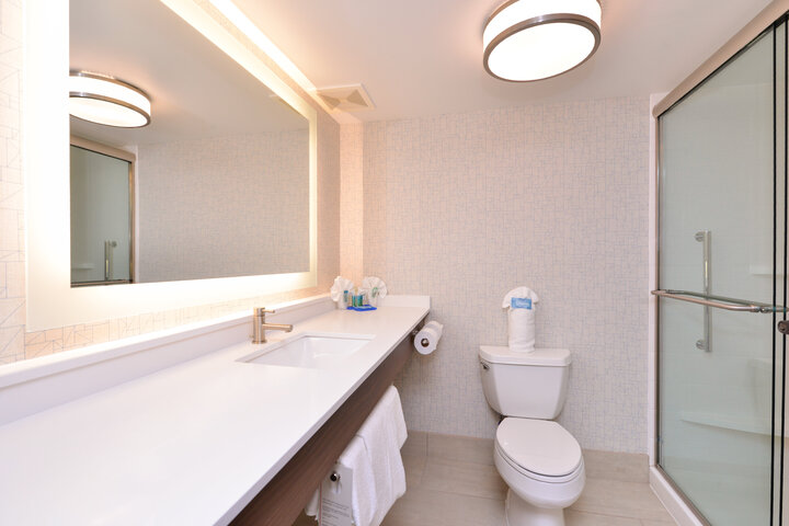 Room 5 of 12