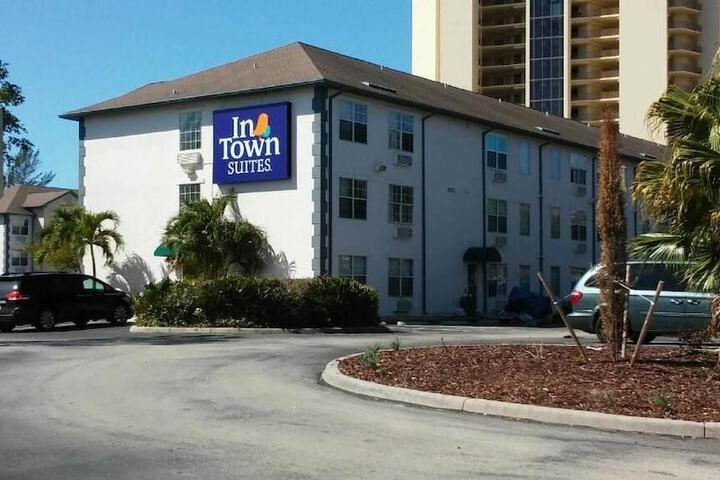 Hotel 2 of 25