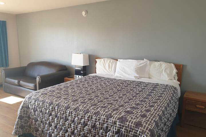 Riata Inn