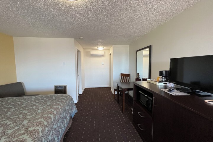 Room 72 of 143