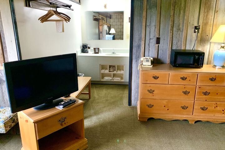 Room 169 of 334