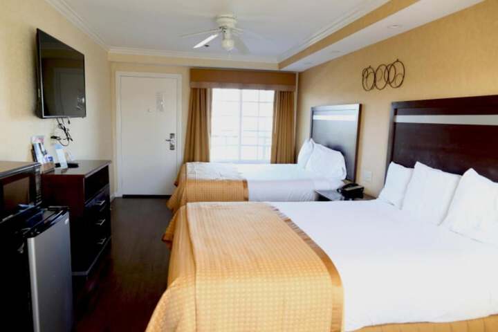 Room 40 of 49