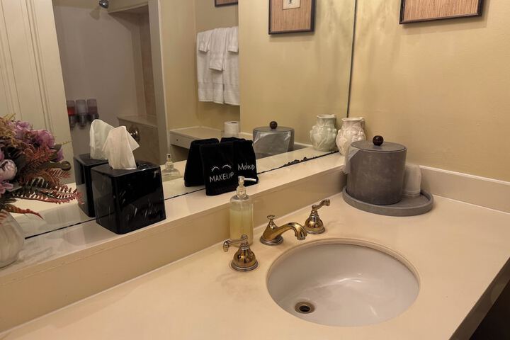 Room 92 of 142