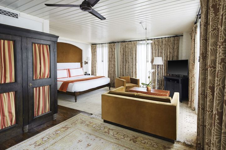 Room 27 of 51
