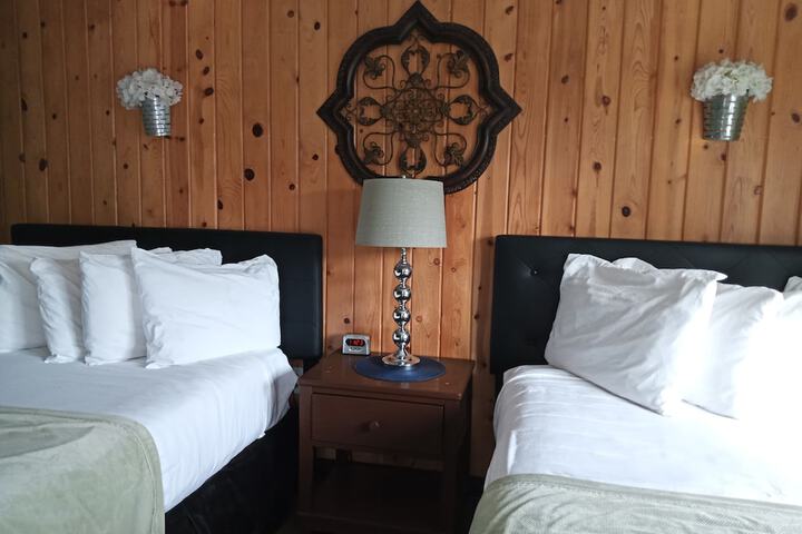 Lamplighter Cabins & Suites