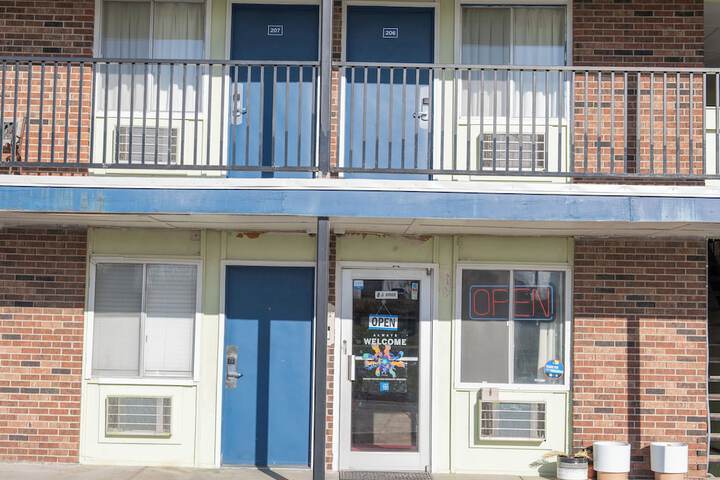 Lebo Inn