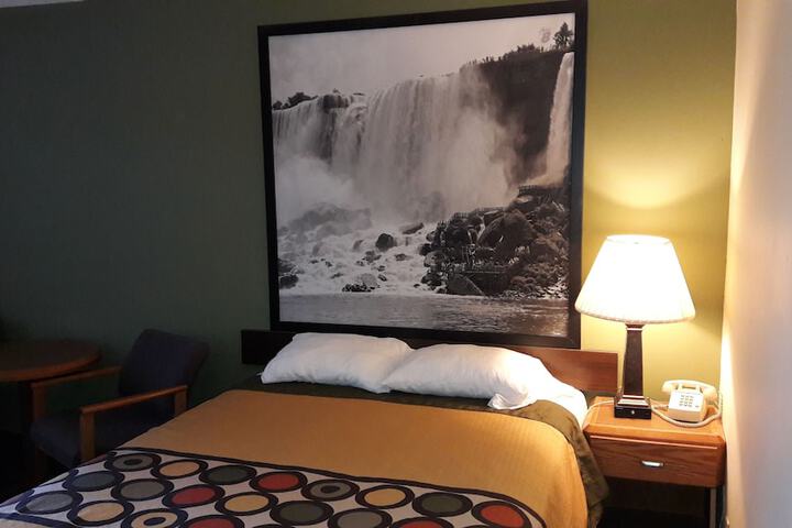 Room 25 of 31