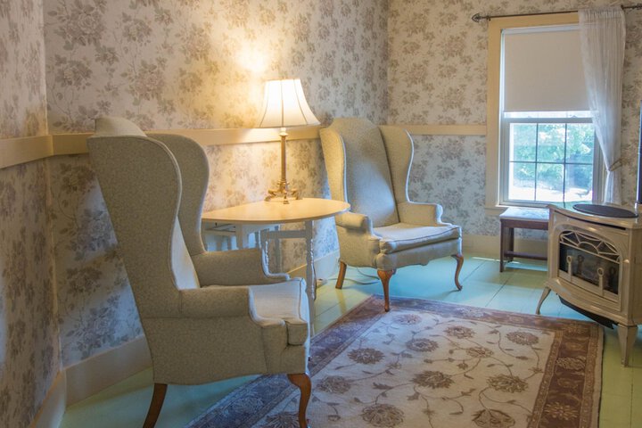 Room 52 of 63