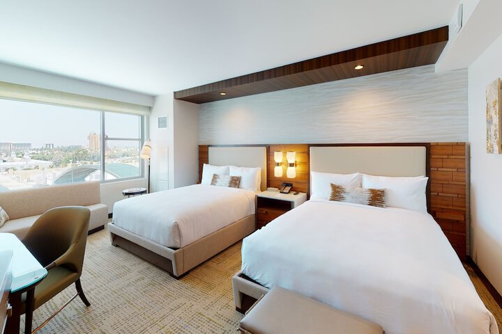 Room 42 of 153