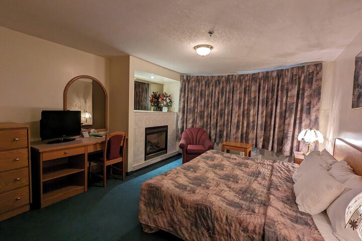 Room 53 of 82