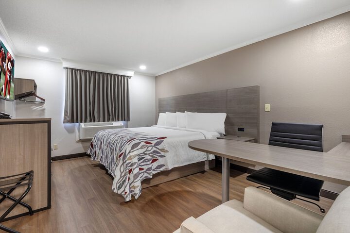 Room 12 of 28